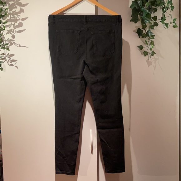 Jessica Simpson Black skinny jeans - Picture 2 of 4